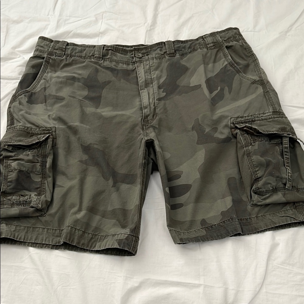 Roundtree & York CARGO Shorts